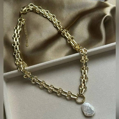 Ovo Pearl Chain Link Necklace: Gold Plated